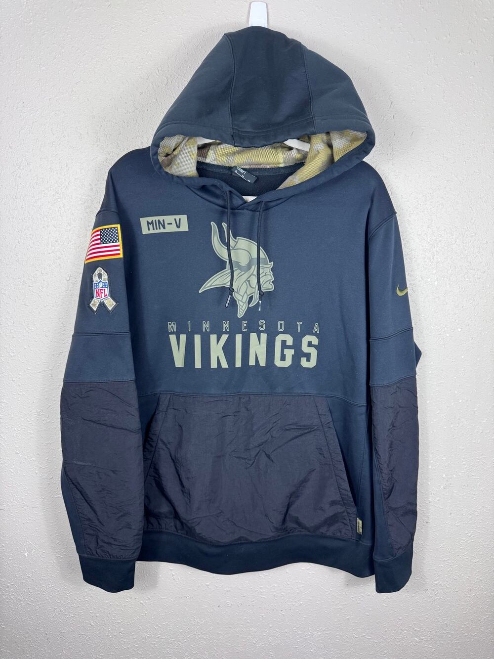 Minnesota Vikings Salute to Service hoodie Size XL